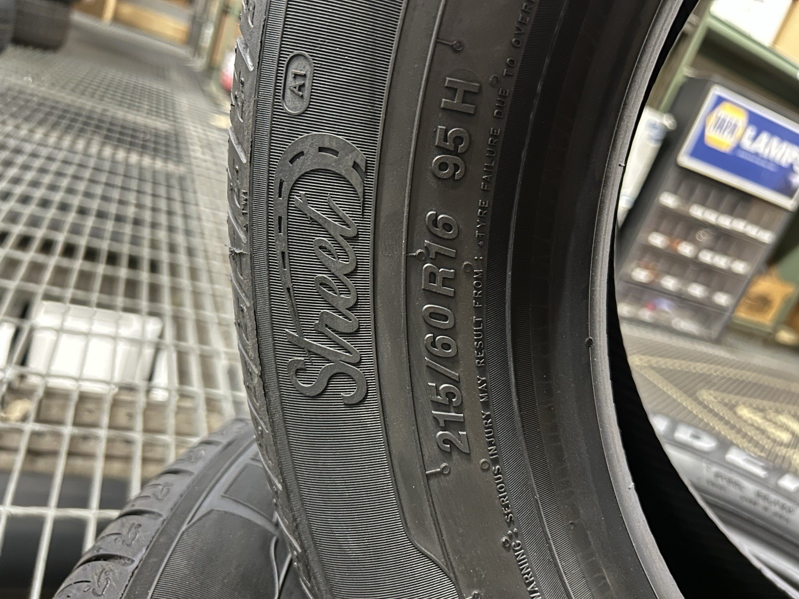 215/60R16 MRF Wanderer Street A1