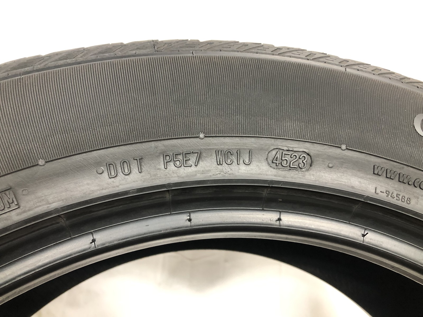 [1] Continental CrossContact LX Sport P235/55R19 235 55 19 Tire 8.0/32