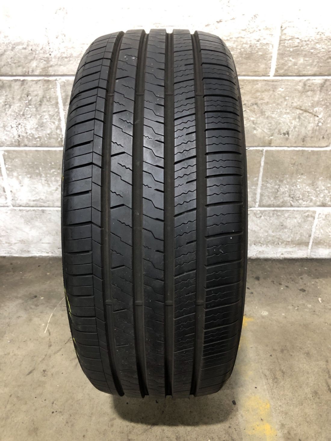 1x P245/45R20 DoubleStar PRTECH DSU10 9/32 103 W Used Tire 2454520