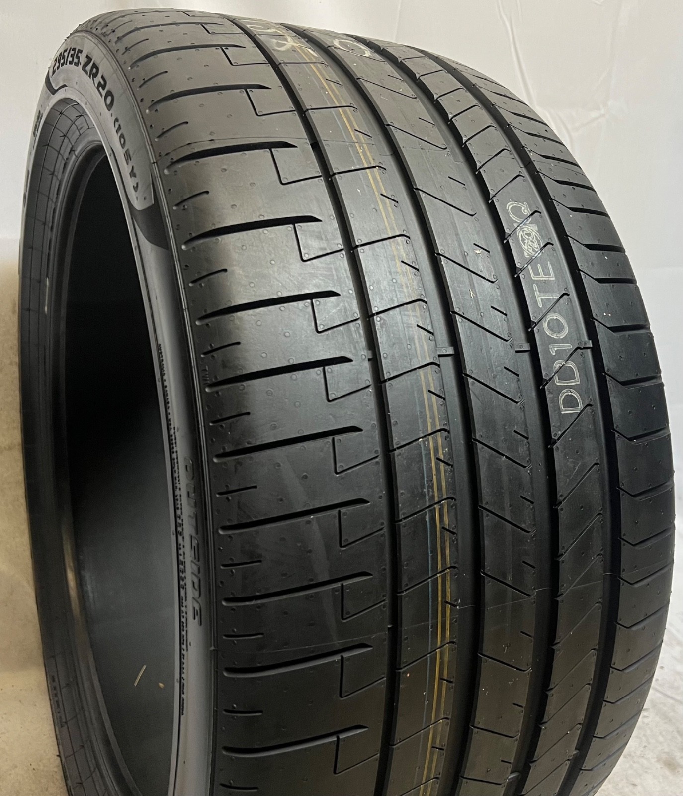 1 – Like NEW 295/35ZR20 XL (105Y) Pirelli P Zero PZ4 (A6B) – 7024 NO REPAIRS