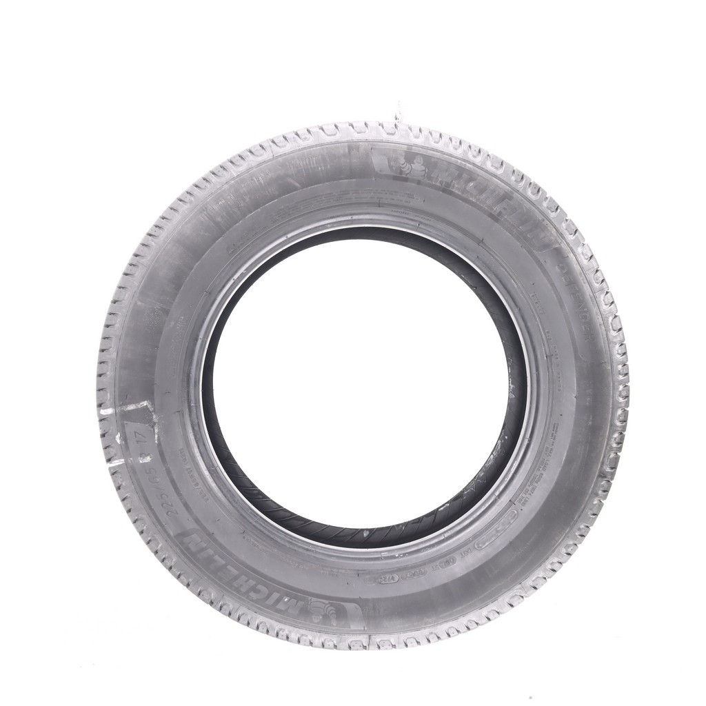 Set of (4) Used 225/65R17 Michelin Defender 2 102H – 9.5-10.5/32