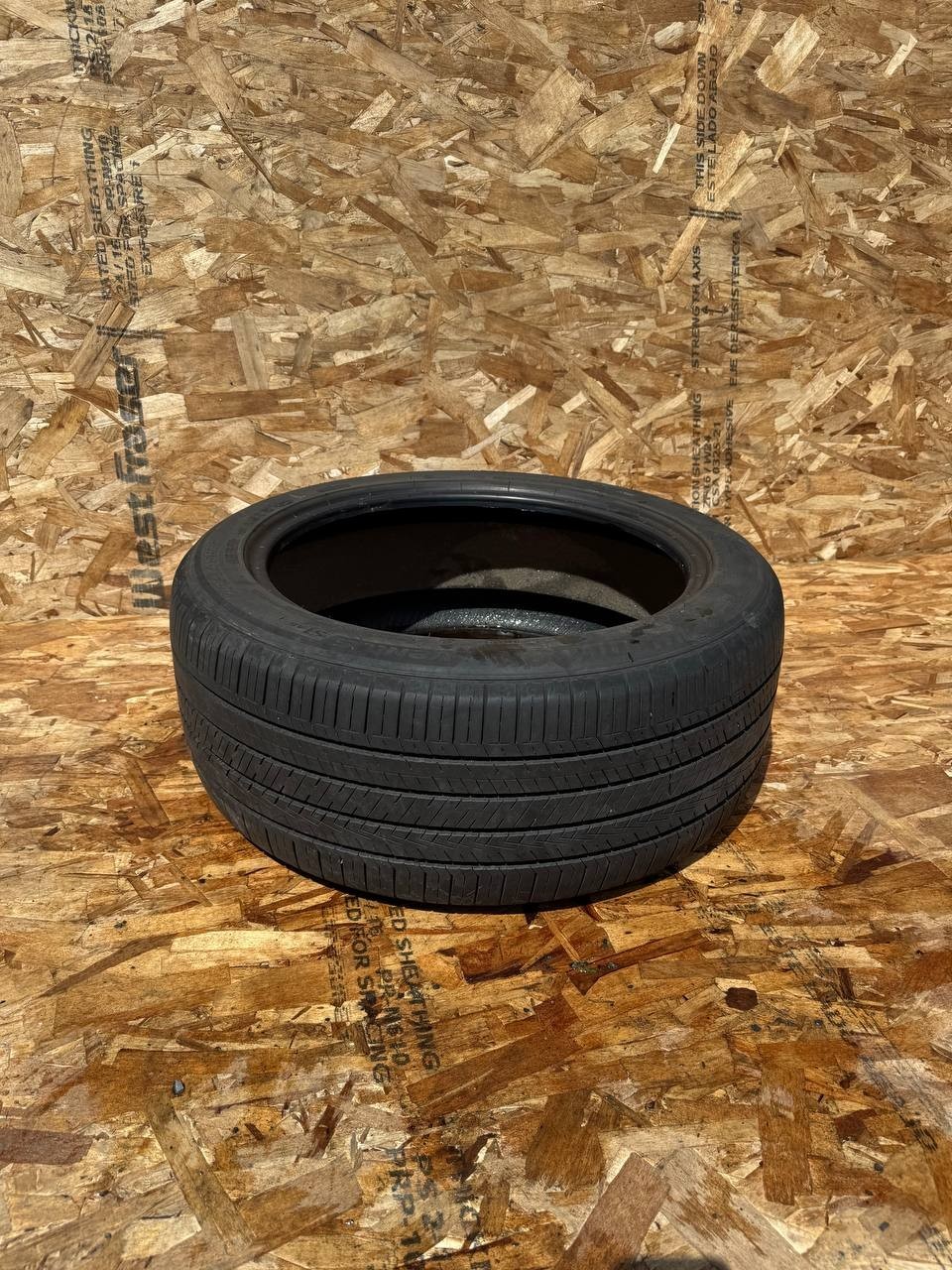 1 Hankook 235/45R18 Tire2023 year.Very good condition. ready to install.