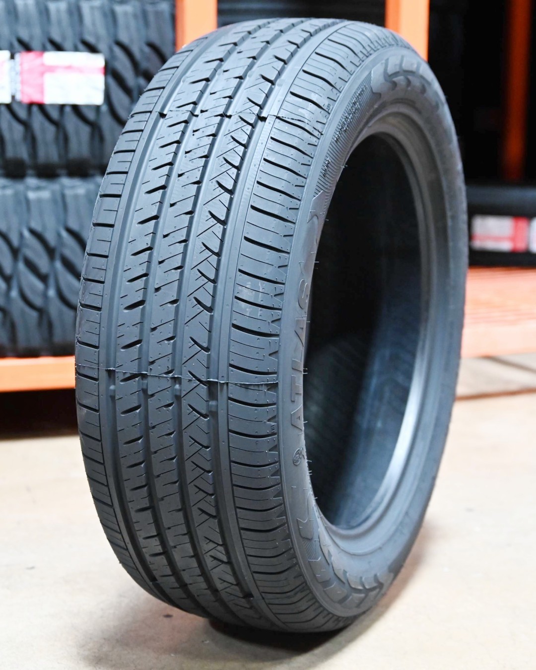 1 NEW ATLAS PARALLER 4X4 HP 235/65R18 106H Tire
