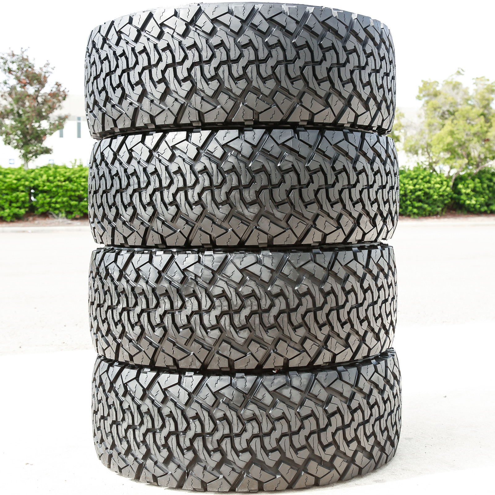 Tire Venom Power Terra Hunter X/T LT 305/55R20 Load E 10 Ply XT Extreme Terrain