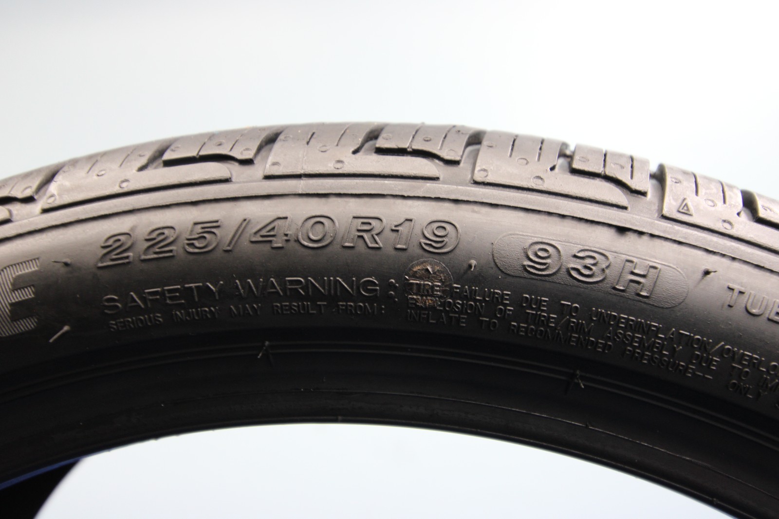 1 Used Bridgestone Turanza LS100 ★ RFT RSC 225/40R19 225/40/19 2254019 93H
