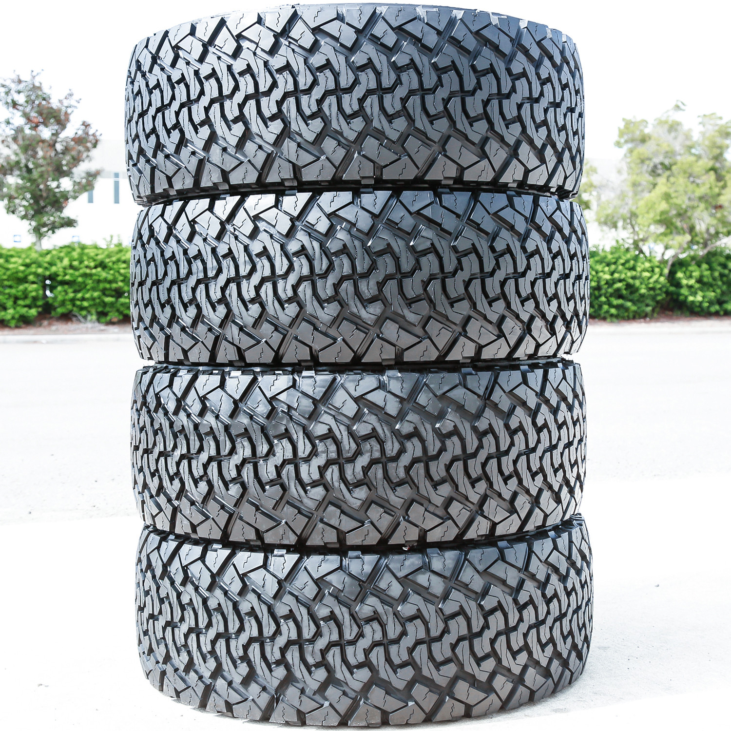 4 Venom Power Terra Hunter X/T LT 37X13.50R20 Load E 10 Ply Extreme Terrain Tire