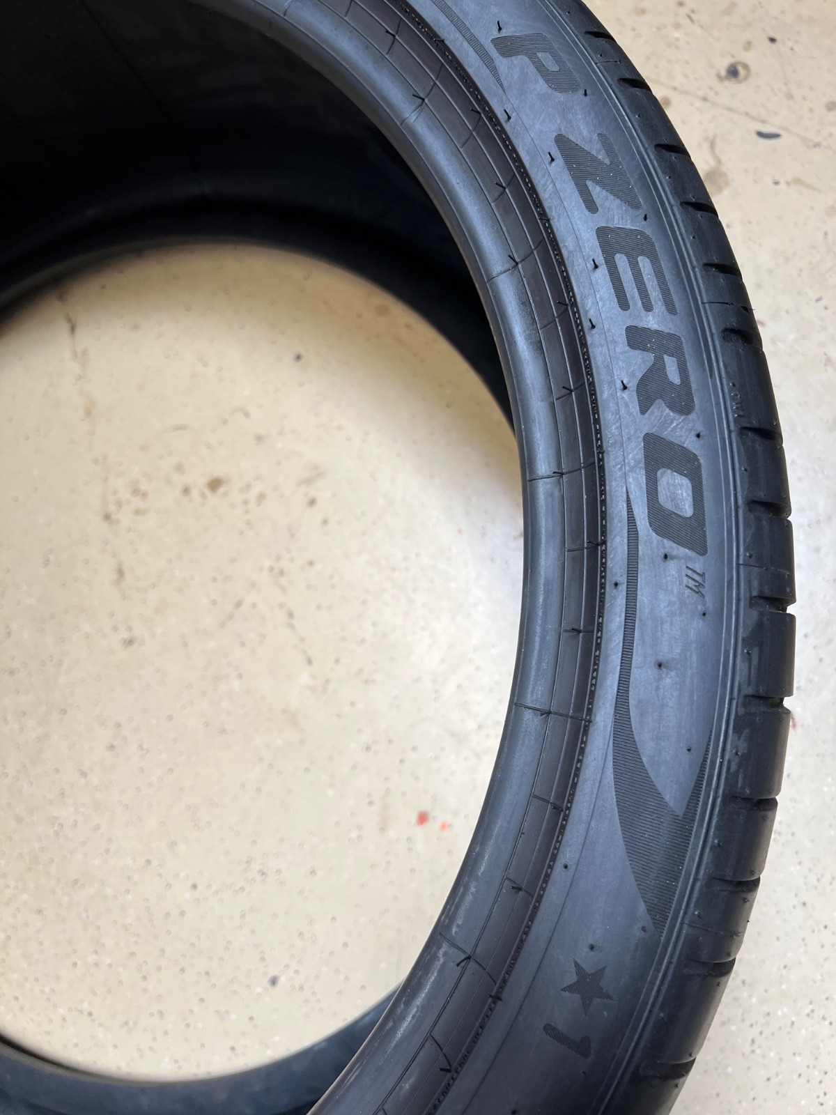 1 – TAKEOFF 315/30R22 XL (107Y) Pirelli P Zero PZ4 (* 1) BMW OEM – 3115