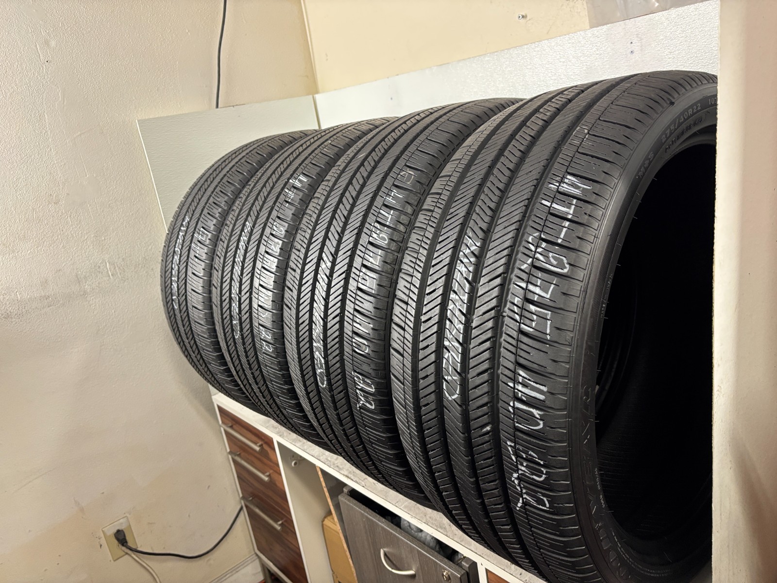 NO SHIPPING ONLY LOCAL PICK UP Set 4 Tires 275 40 22 Goodyear Eagle Touring