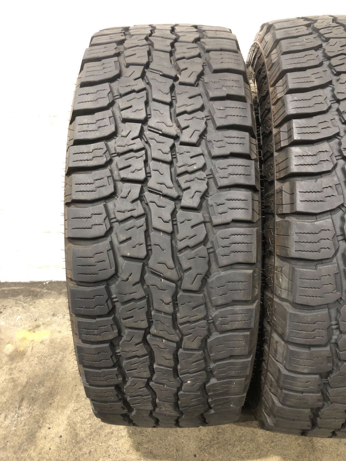 2x LT275/70R18 Mazama Open Range A/T Plus 12/32 125 S Used Tires 2757018