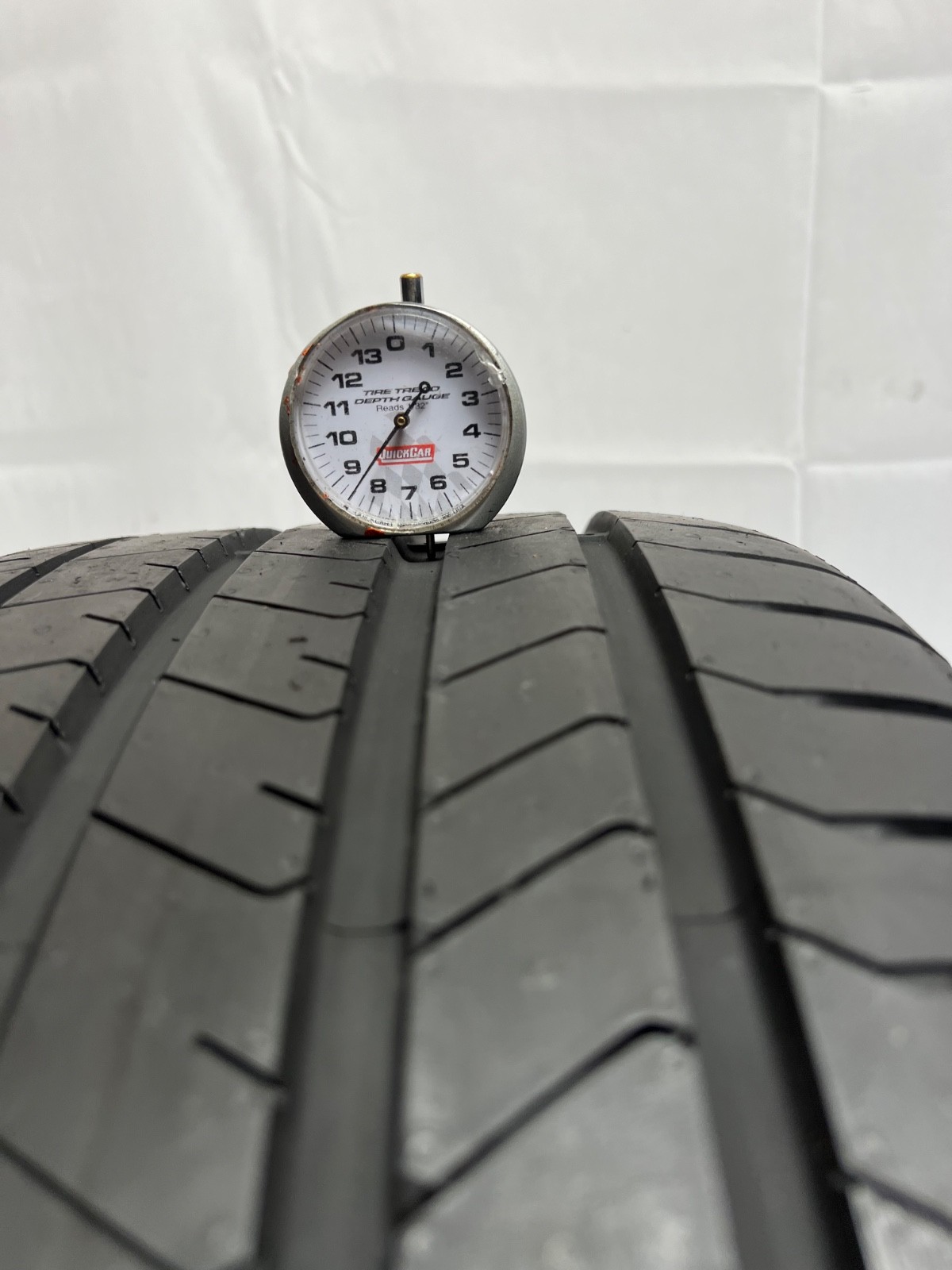 1 – TAKEOFF 255/35R19 XL (96Y) Pirelli P Zero PZ4 (MO) Mercedes OEM – 6082