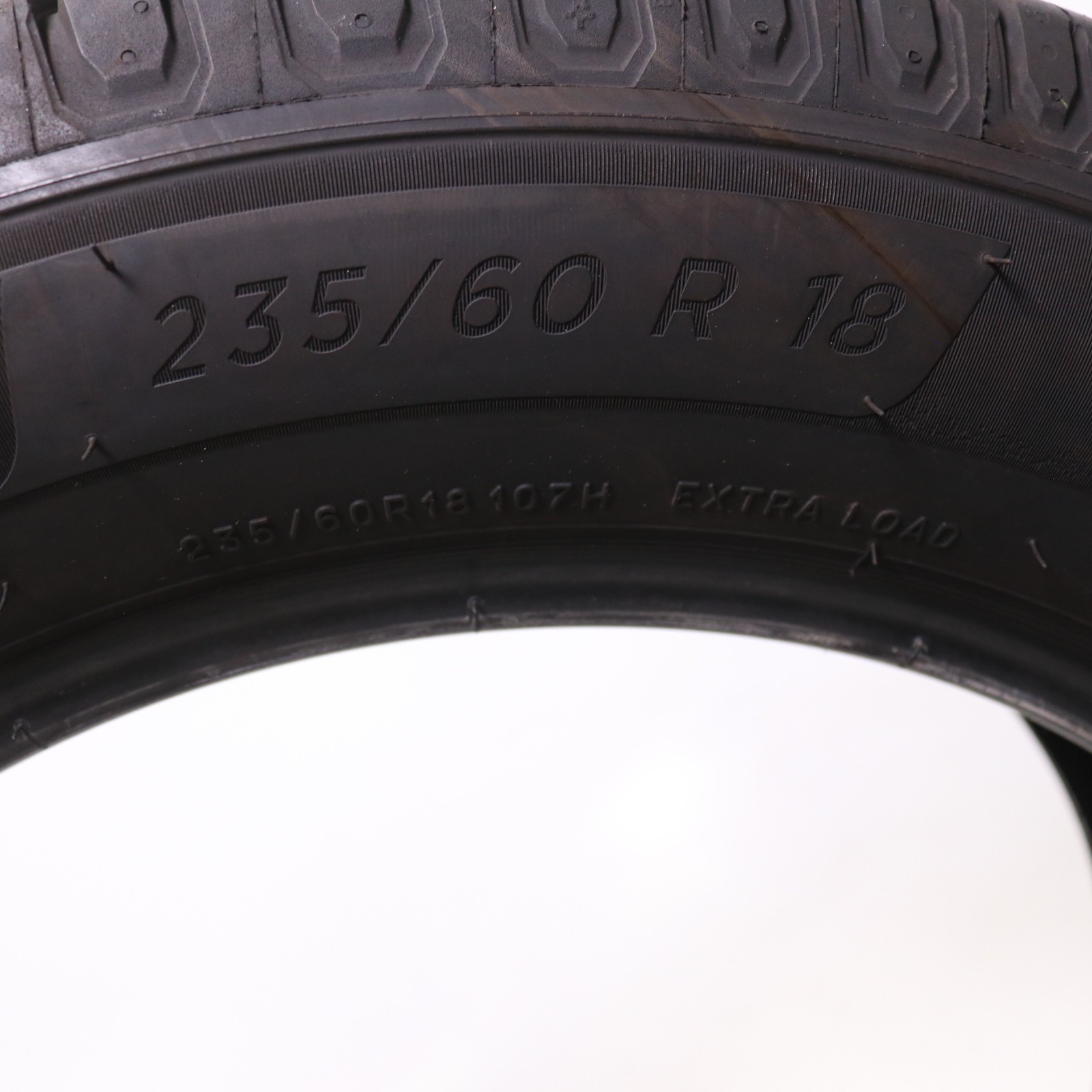 Set of 4 Used 235/60R18 Michelin Defender 2 – 107H – 9-10/32