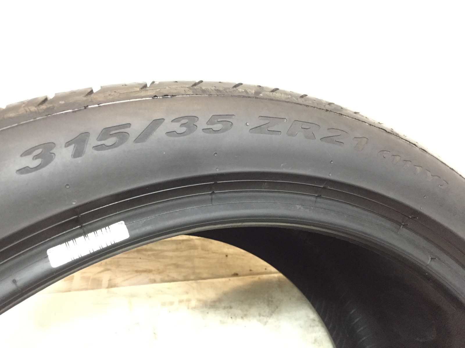 [1] Pirelli P Zero P315/35ZR21 315 35 21 Tire 9.5/32