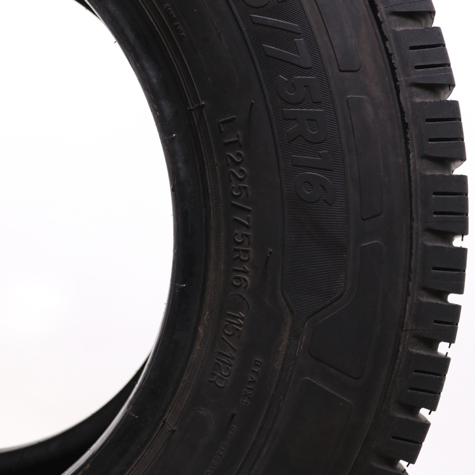 Set of 4 Used LT 225/75R16 Michelin Agilis CrossClimate – 115/112R – 6-7/32