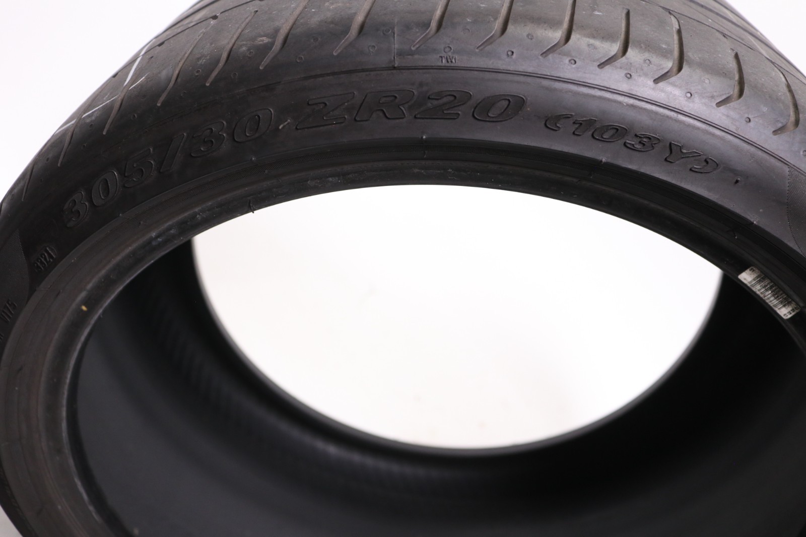 Set of 2 Used 305/30ZR20 Pirelli P Zero N1 – 103Y – 4.5/32 No Repairs