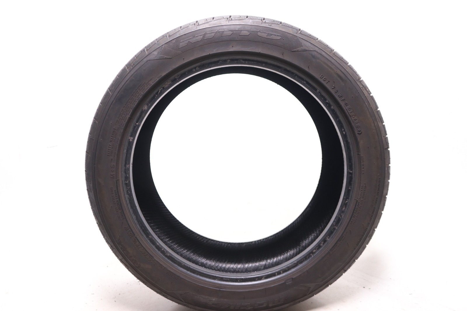 Used 255/45ZR18 Nitto Motivo – 103W – 8/32