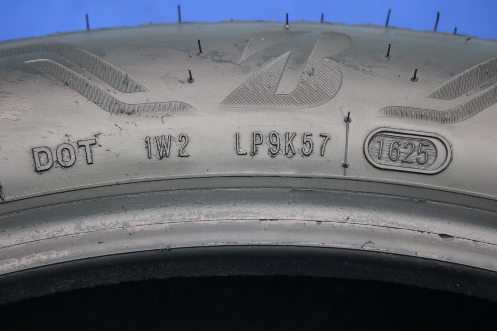 2 Used Bridgestone Alenza 001 ★ RFT RSC 275/40R20 275/40/20 2754020 106W