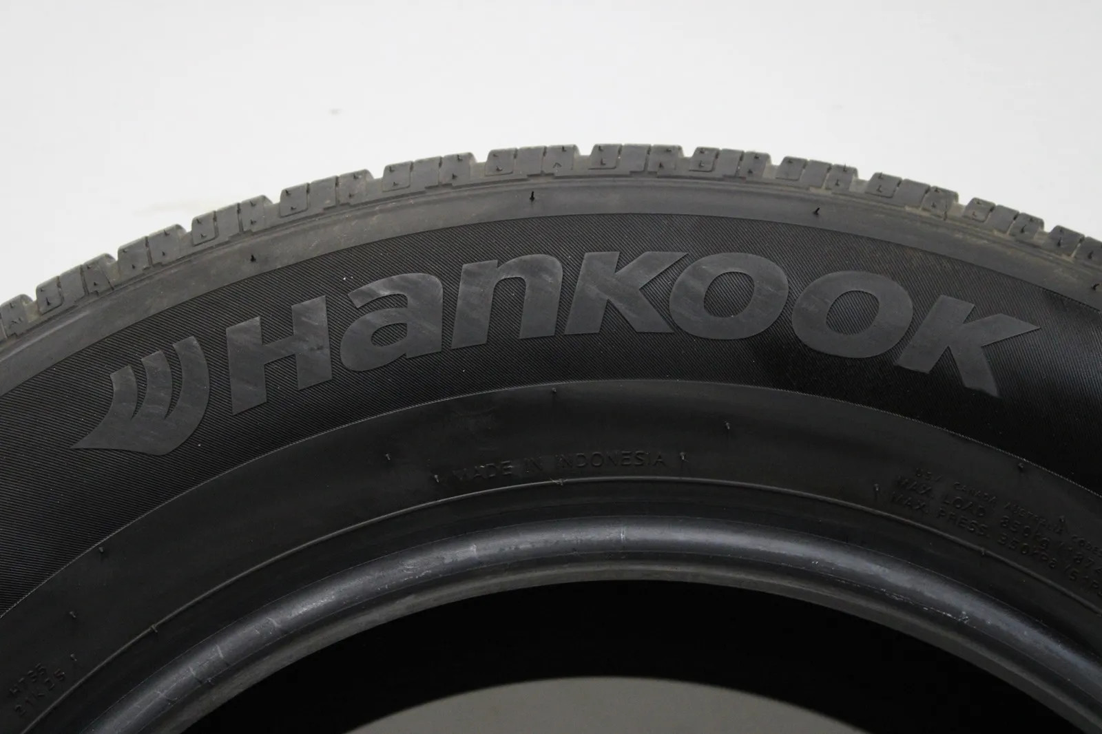 2018-2025 CHEVROLET EQUINOX WHEEL RIM TIRE 225/65R17 102T HANKOOK SET OF 2 OEM