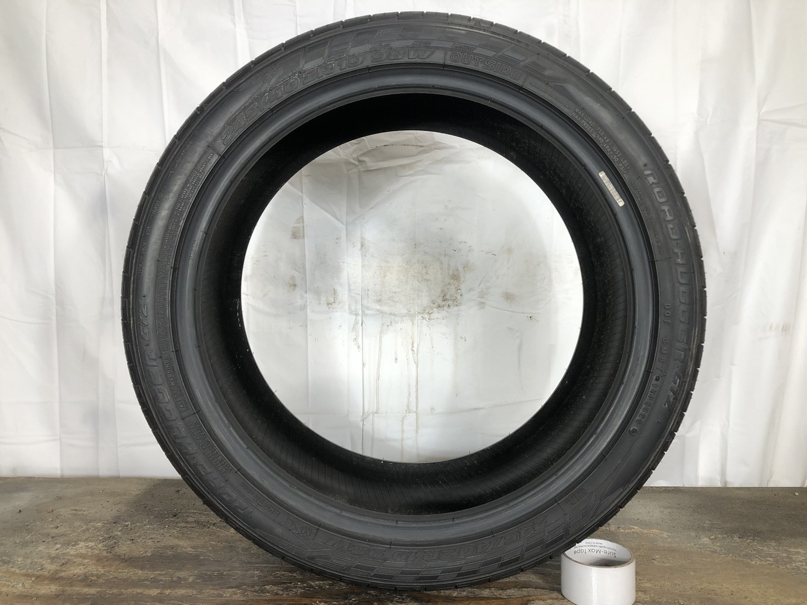 [1] Road Hugger GTZ P245/40ZR19 245 40 19 Tire 8.75/32