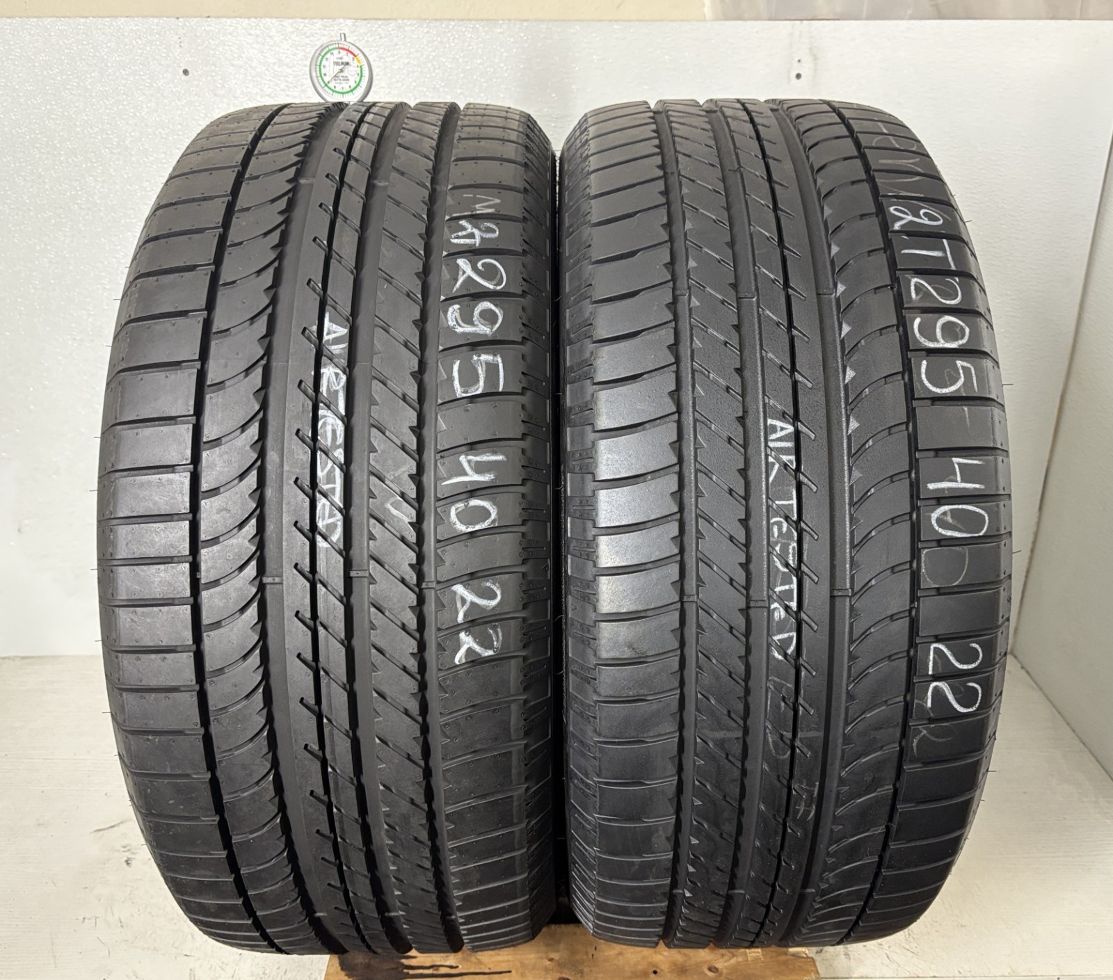 2 tires 295 40 22 Goodyear Eagle F1 Asymmetric SUV 8.50-9.00/32 = 94-100% Tread
