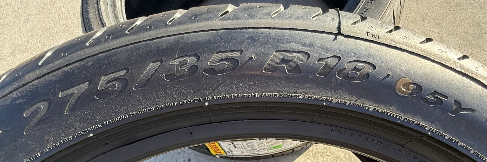 Set of TWO BRAND NEW 275/35R18 95Y Pirelli P Zero Run Flat Tires 2753518