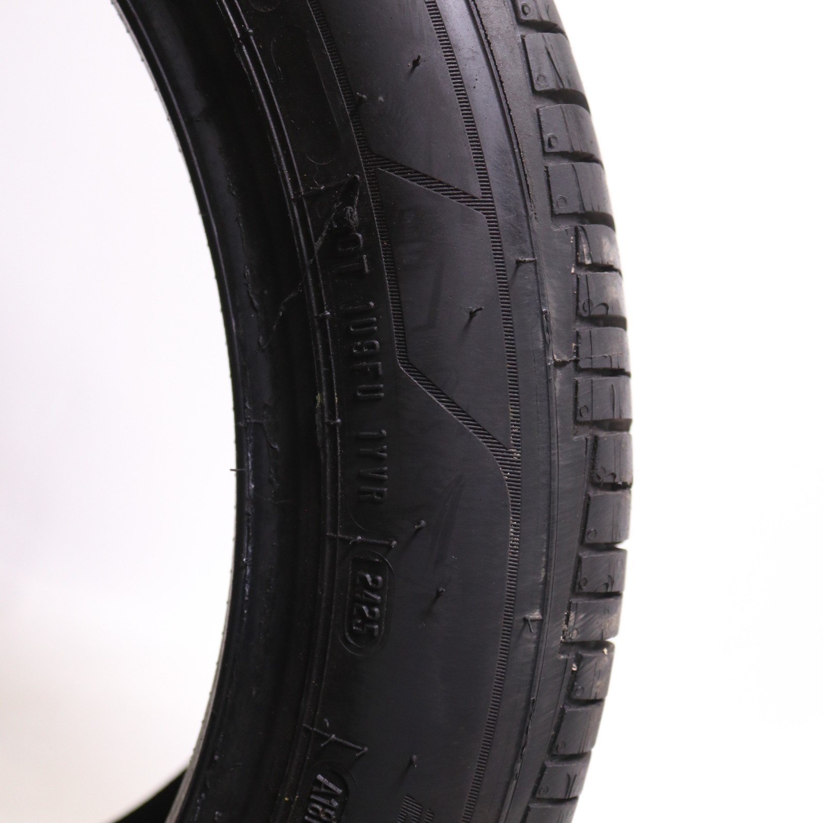 Set of 4 Used 235/45R18 Cooper ProControl – 94V – 8.5-9.5/32