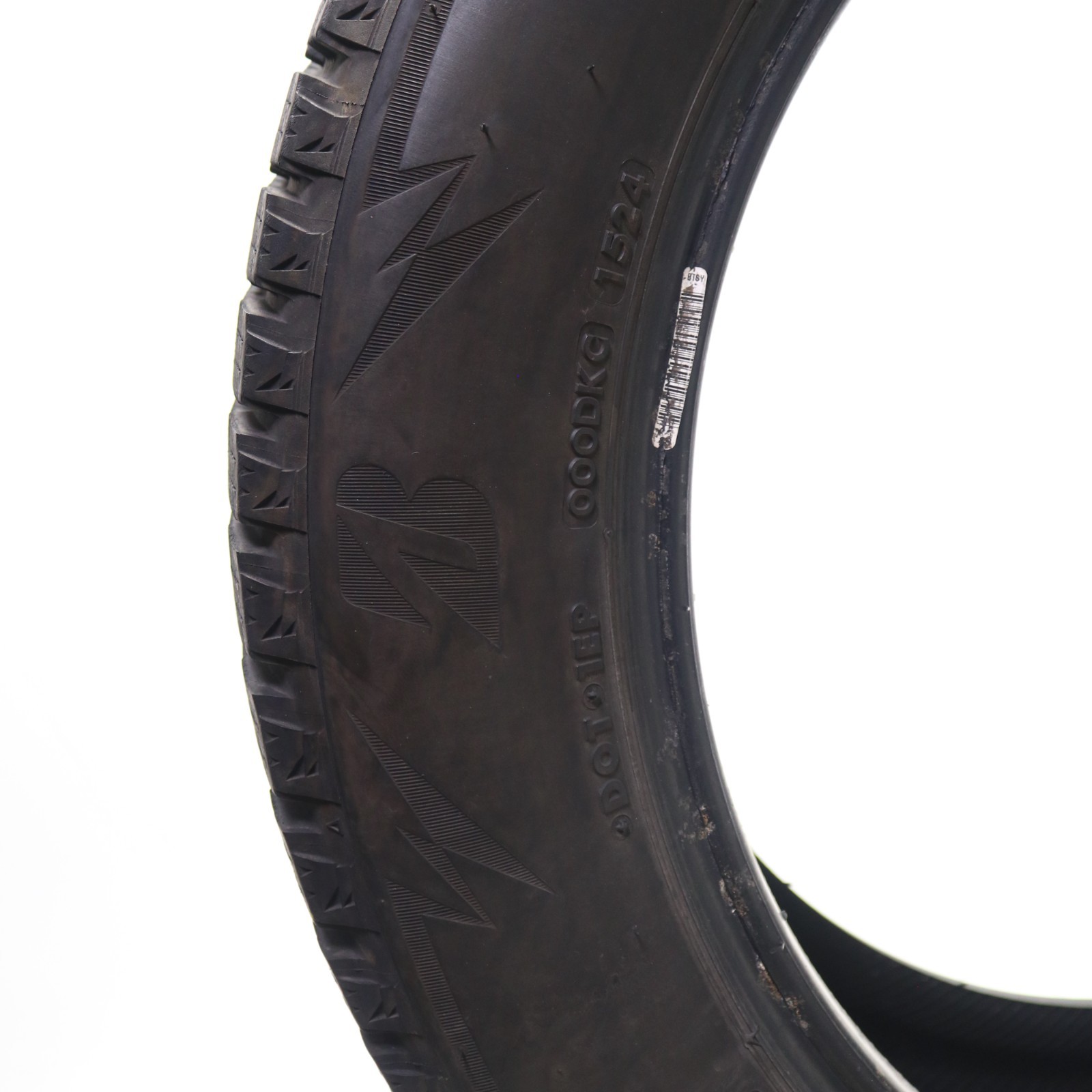 Set of 2 Used 225/55R18 Bridgestone Blizzak WS90 Studless – 98H – 6.5-7/32