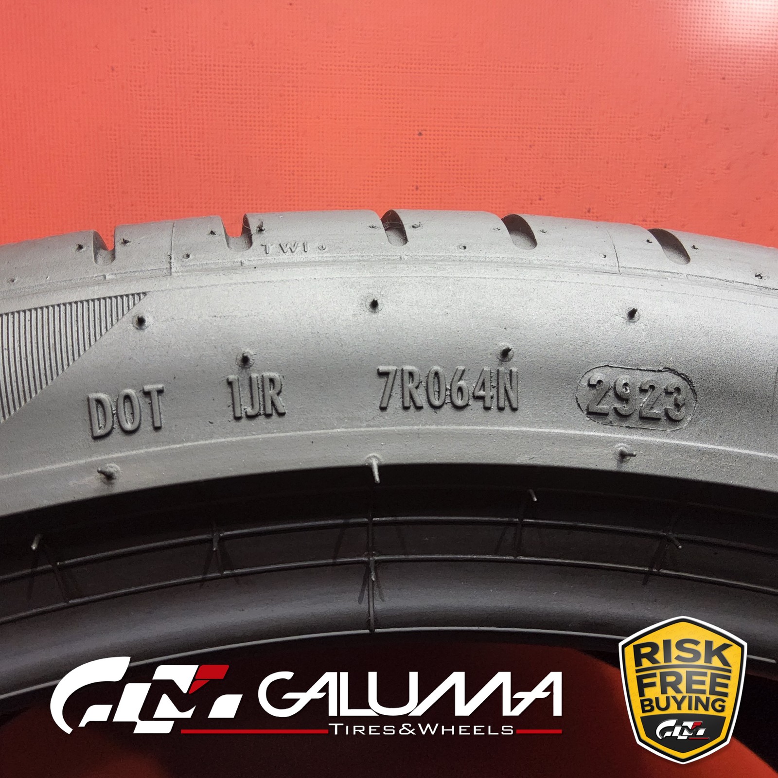 Set of 2 Tires Pirelli P-Zero (PZ4) ★1 XL 315/30R22 315/30/22 3153022 107Y 96219