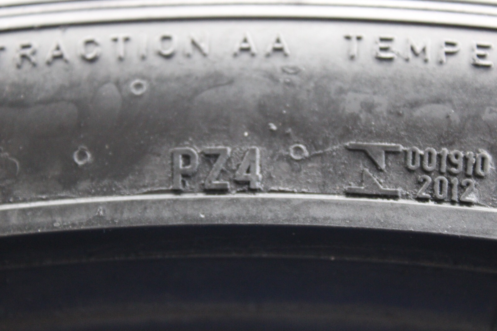 2 Used Pirelli Pzero NA1 PZ4 305/30ZR21 305/30/21 3053021 100Y