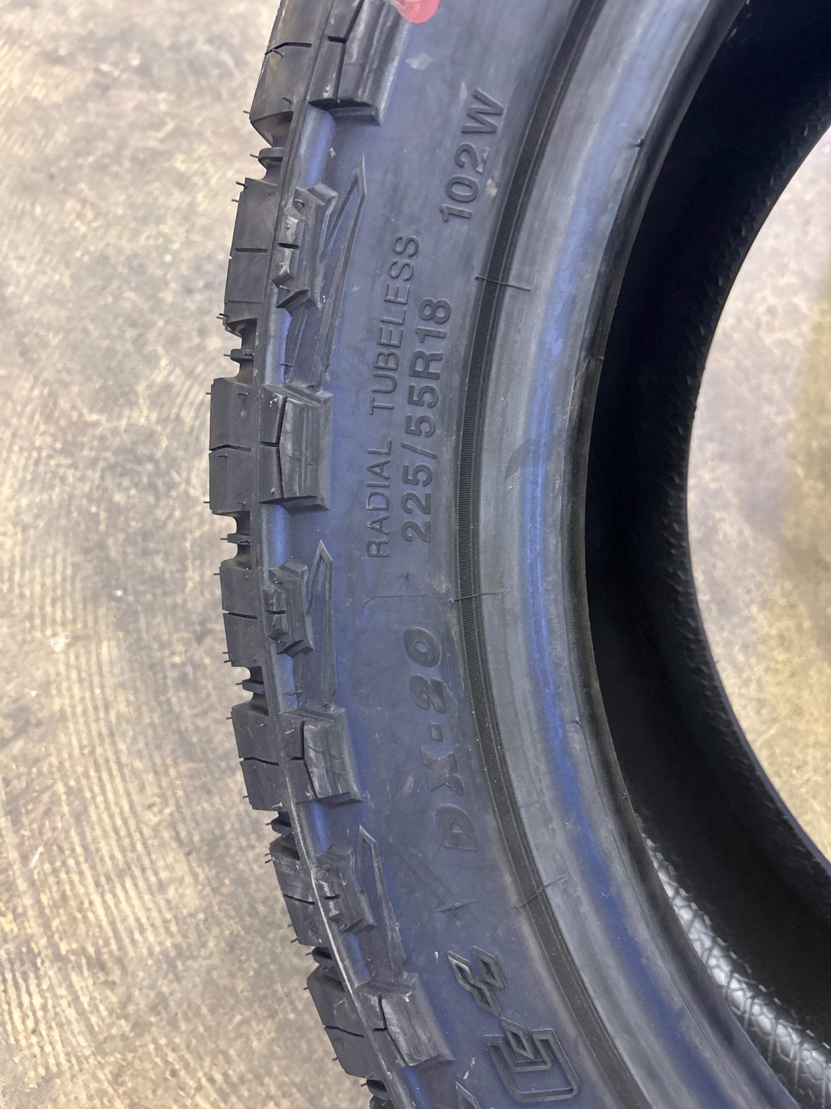 DELINTE DX-20 BANDIT X/T BSW P 225 55 18 102W SL RUGGED TIRE 833679