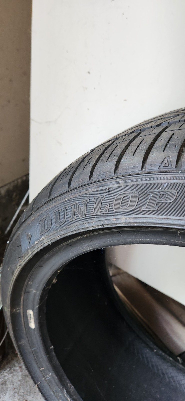 Dunlop 225/40/R18 88v *single Tire Only*
