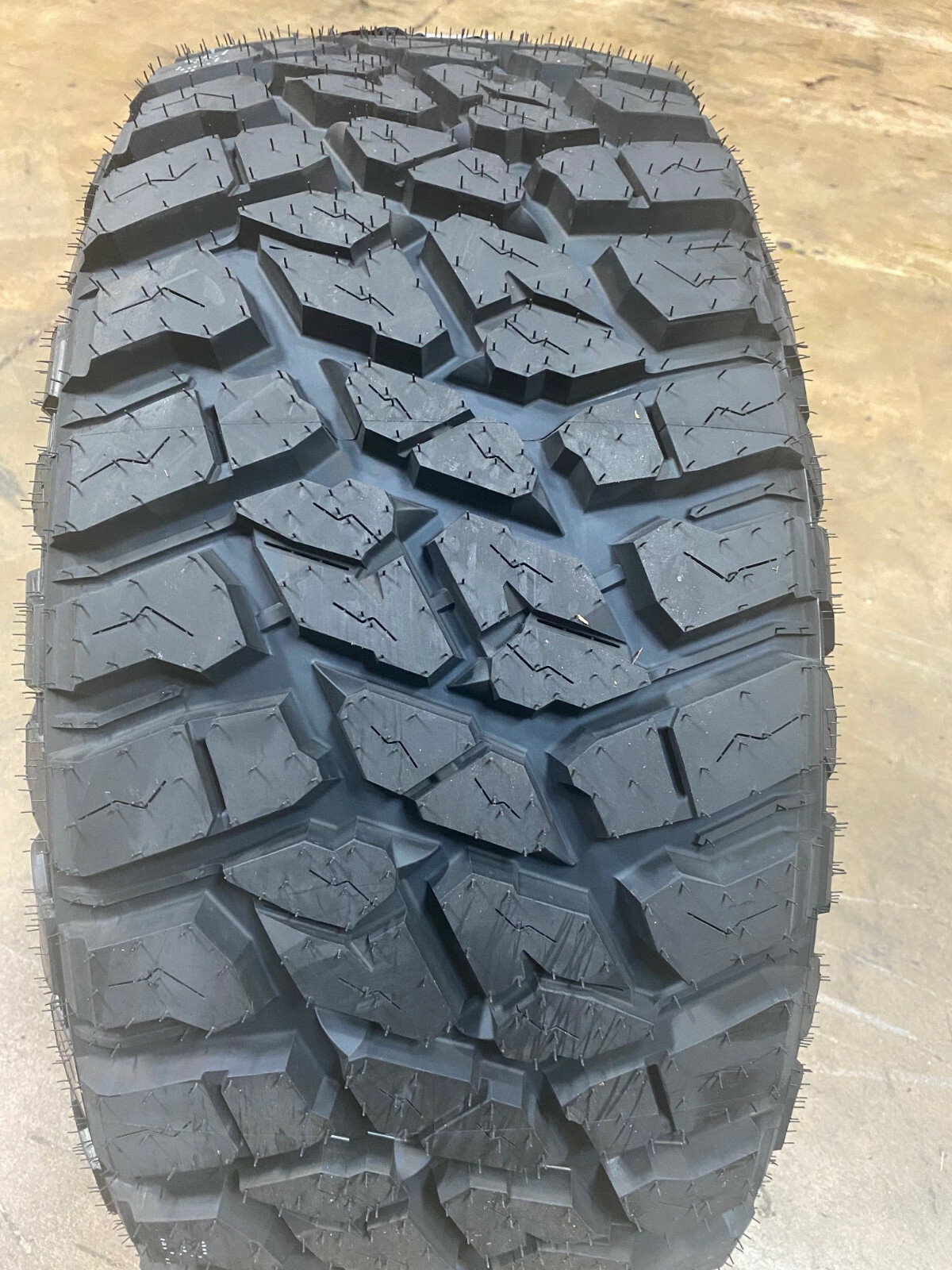 2 NEW 33×12.50R15 LANDSPIDER WILDTRAXX Tires M/T 33 12.50 15 LRC MT Mud Terrain
