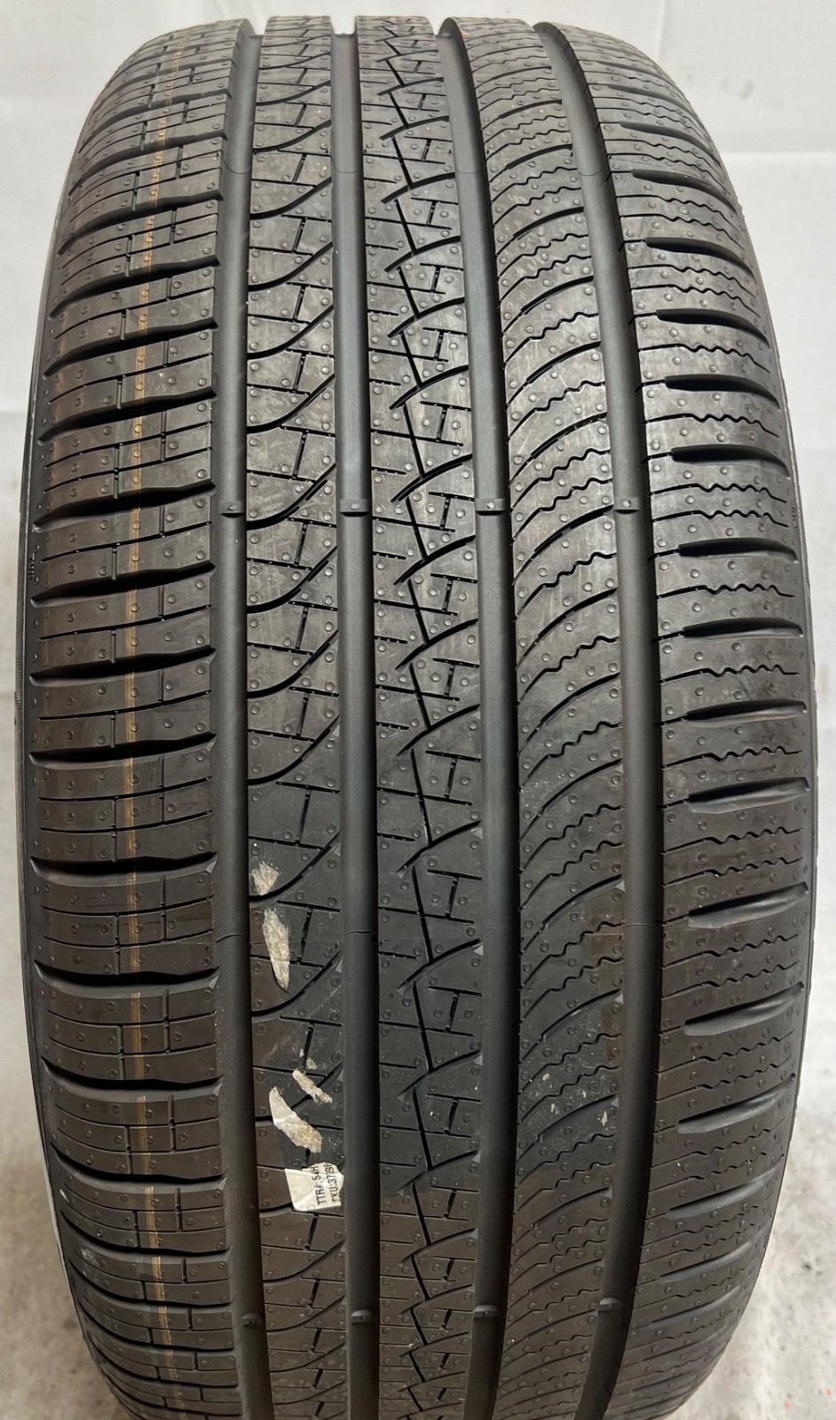 1 – NEW 255/40R20 XL (101H) M+S Pirelli Scorpion Zero All Season – 7137