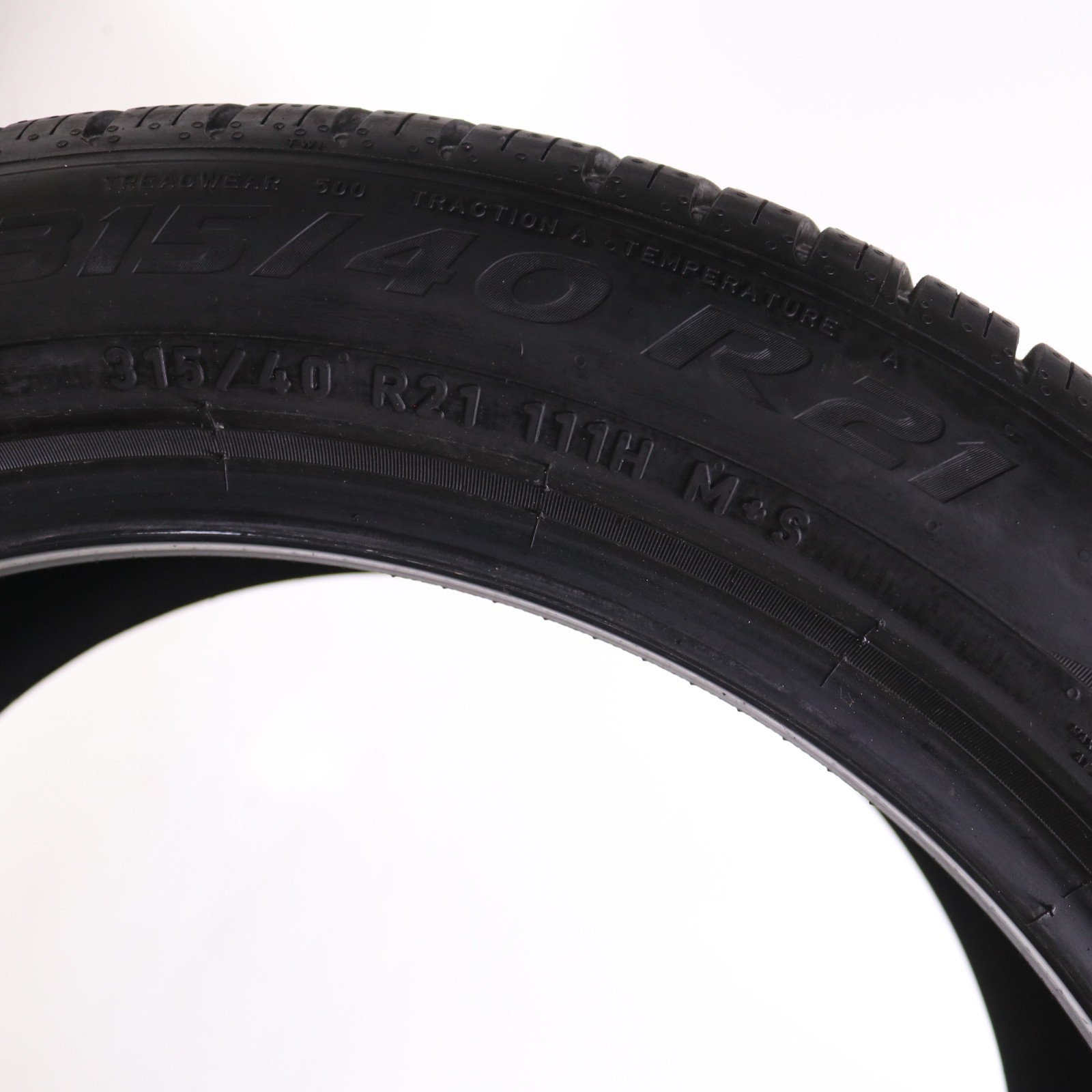 Set of 2 Used 315/40R21 Pirelli Scorpion Zero All Season MO – 111H – 9-10/32