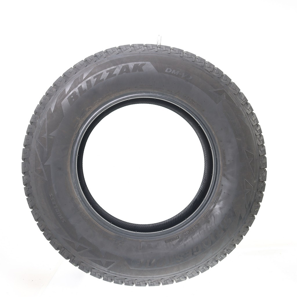 Used 255/70R17 Bridgestone Blizzak DM-V2 112S – 7.5/32