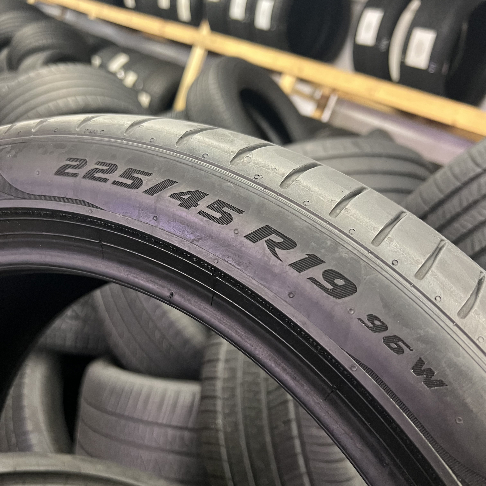 Set Of 2 Tires Pirelli P Zero PZ4 Run Flat BMW 225/45R19 96W DOT.0823 NO Patch