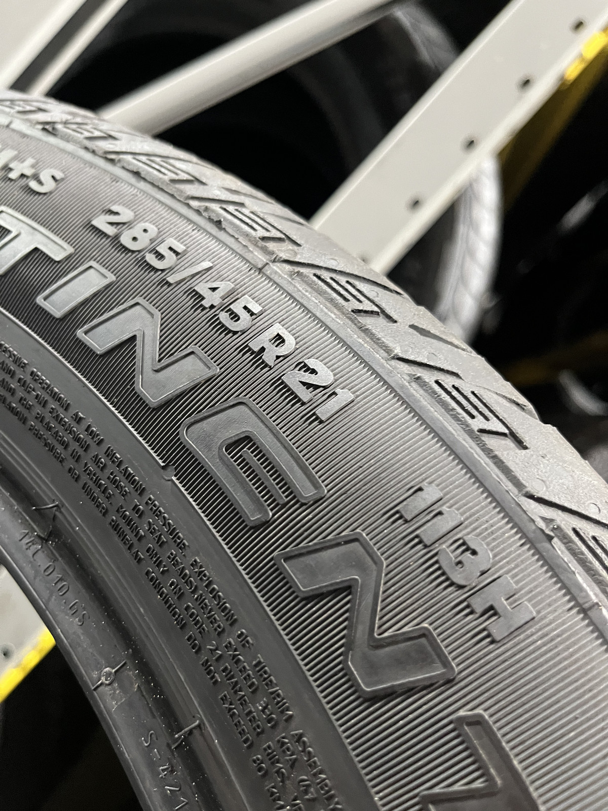 1 Continental CrossContact LX Sport SSR ★ BMW 285/45R21 113H DOT.3724 NO Patch