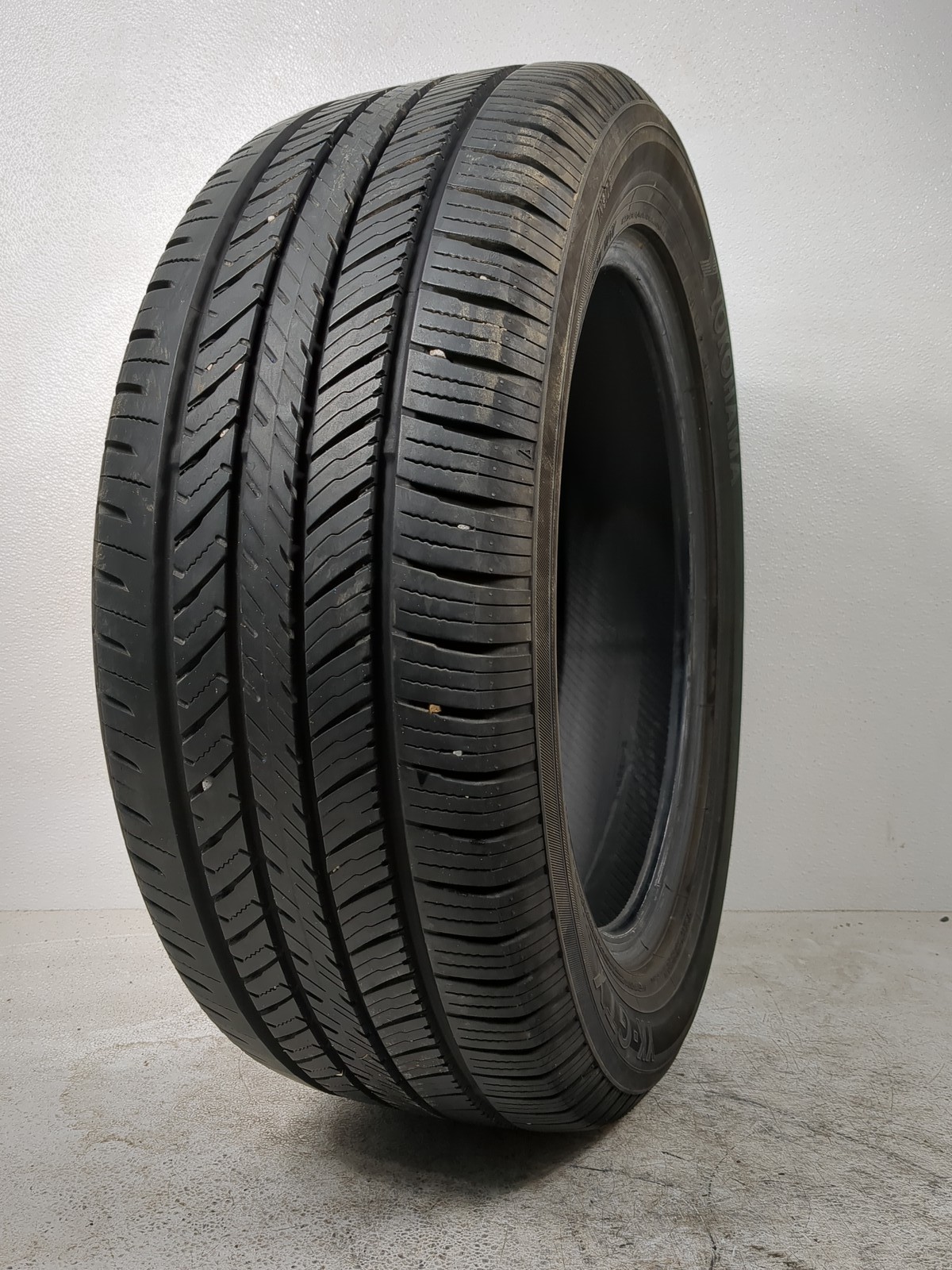 Used Tire 255/55R17 YOKOHAMA YK-GTX ALL SEASON 101V – Tread Depth 9/32