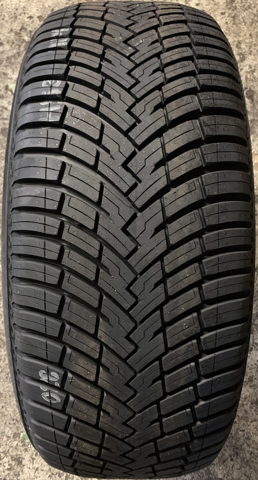 1 All-Season Tire 225/50 R18 99W Pirelli SF 2 M+S New 518-18-22A