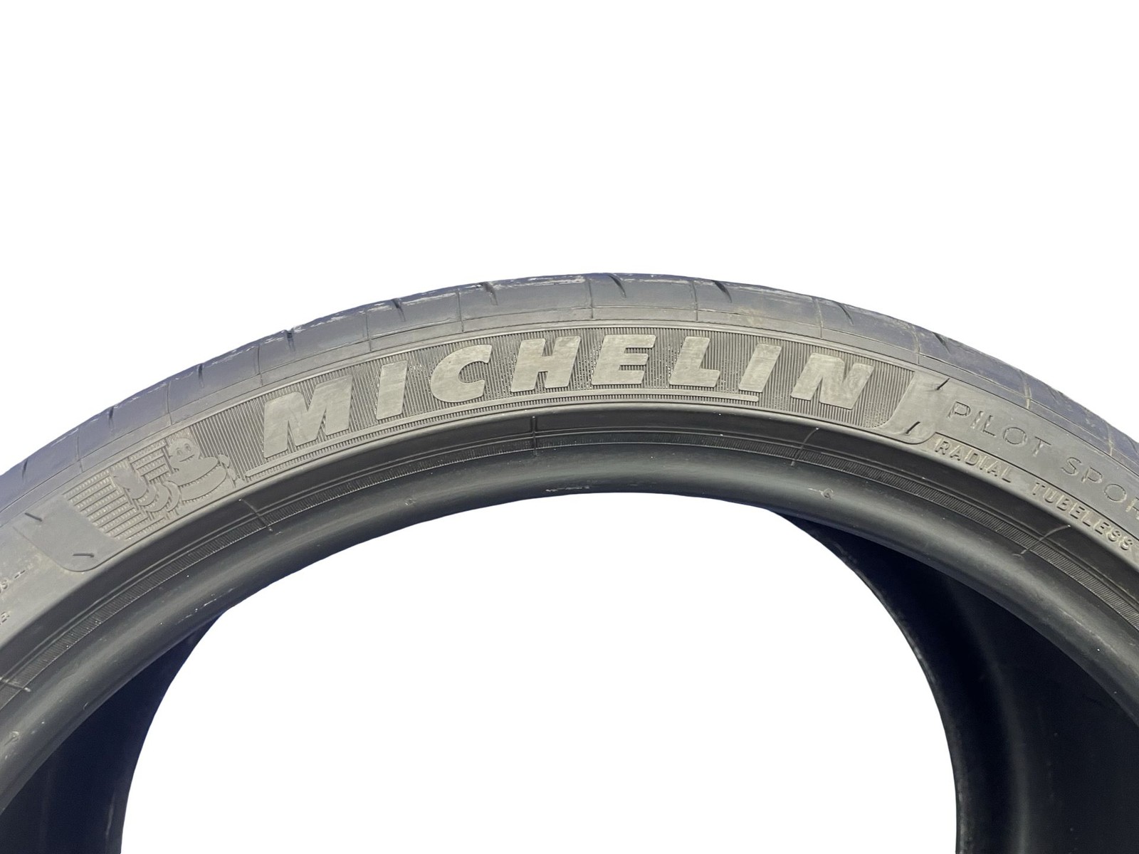265/30ZR19 93Y MICHELIN PILOT SPORT 4S 8/32NDS DATECODE 3923
