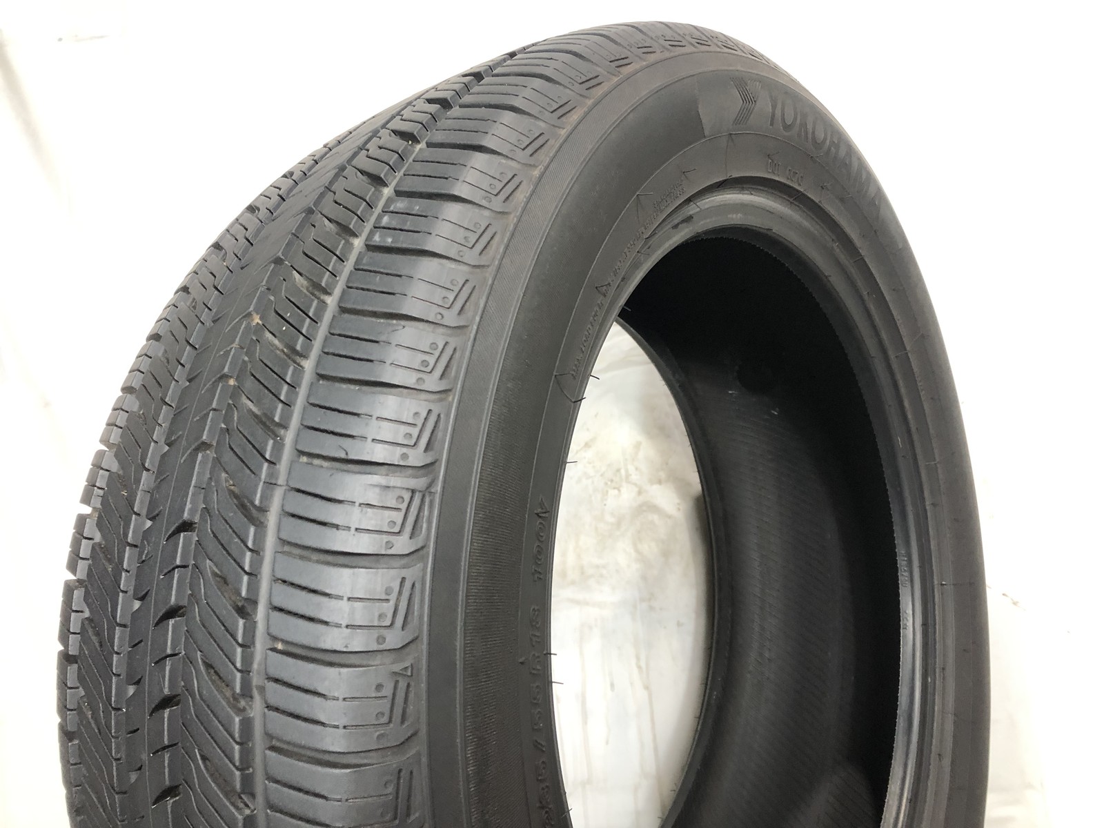 [1] Yokohama Avid Ascend LX P235/55R18 235 55 18 Tire 9.0/32