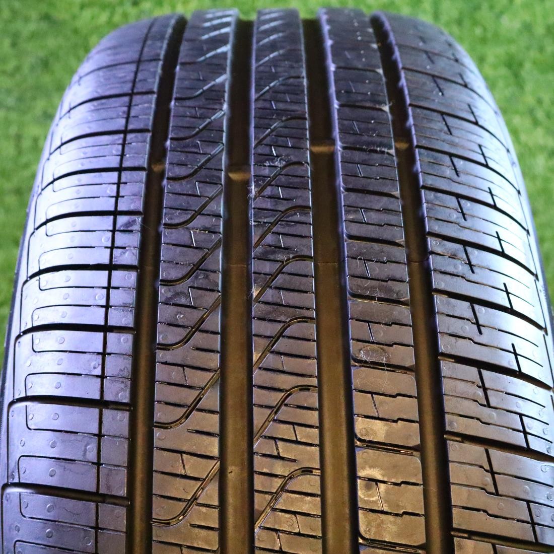 245 50 19 Pirelli Cinturato P7 A/S Run Flat with 90% Tread 9/32 105H #27651
