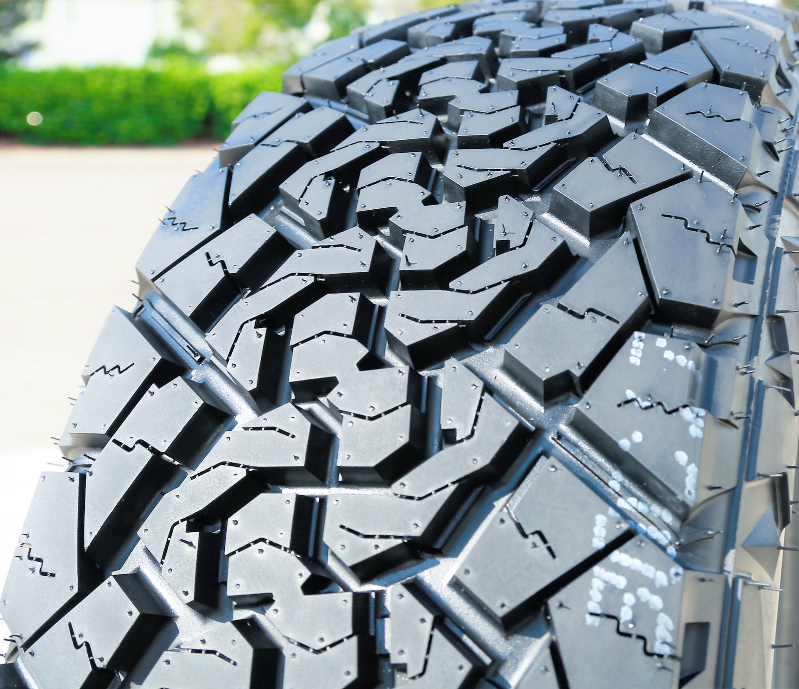 4 Tires Venom Power Terra Hunter X/T 265/65R18 116T XL XT Extreme Terrain