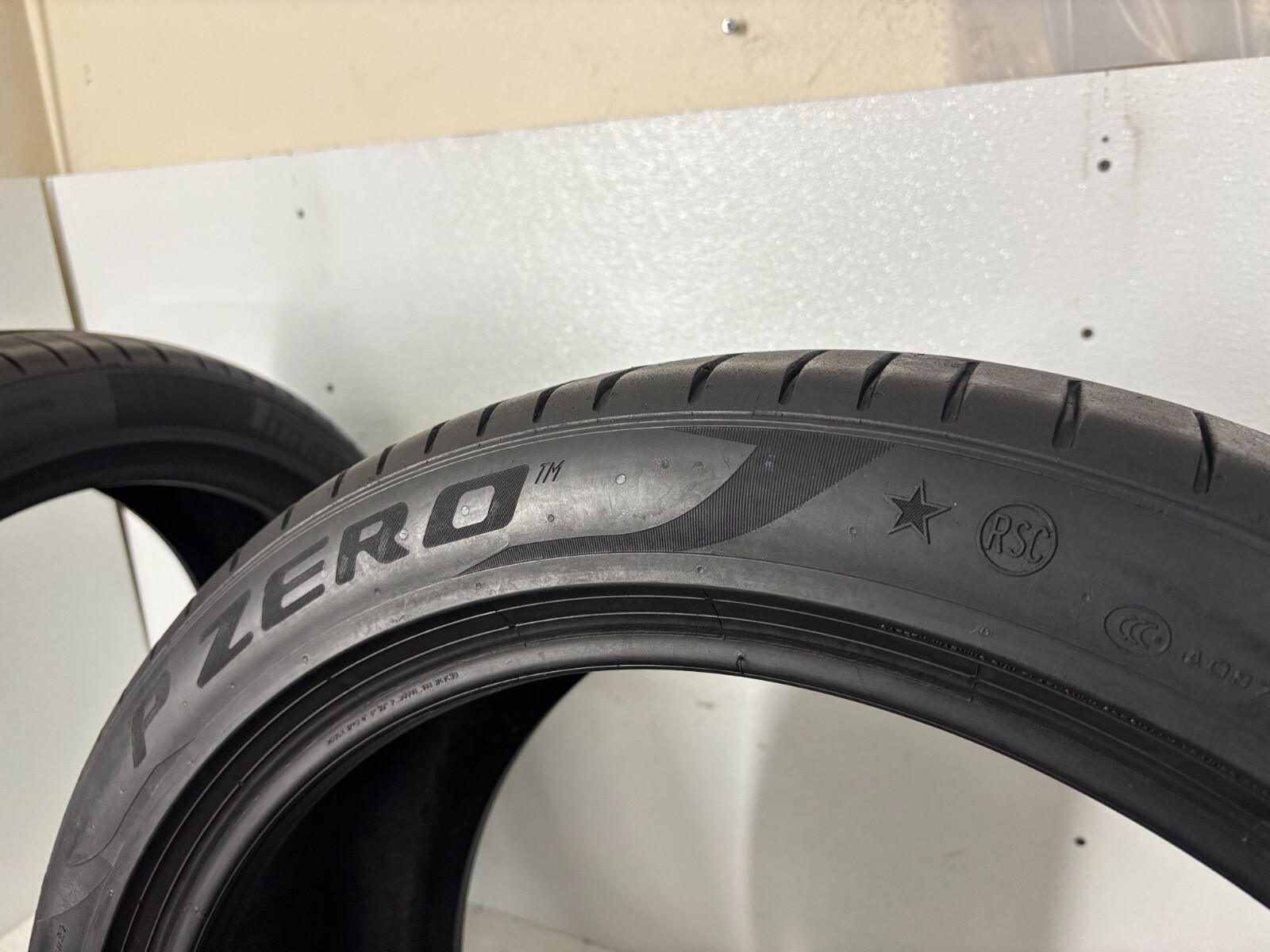 NO SHIPPING ONLY LOCAL PICK UP Set 4 Tires 275 40 21 Pirelli P Zero PZ4 Run Flat