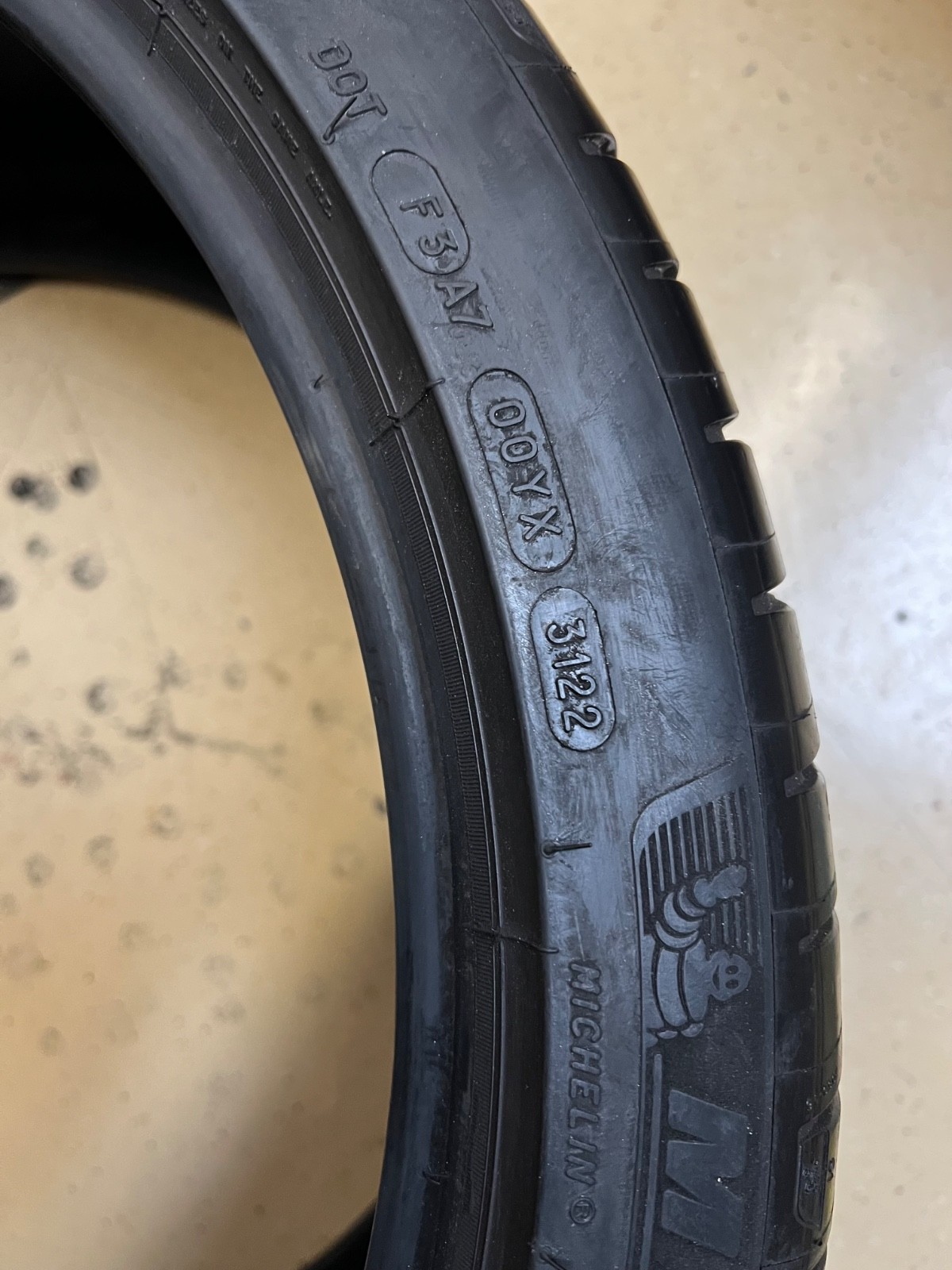 2 – NO REPAIRS 305/30ZR21 XL (104Y) Michelin Pilot Sport 4 S (MO1A) – 1164