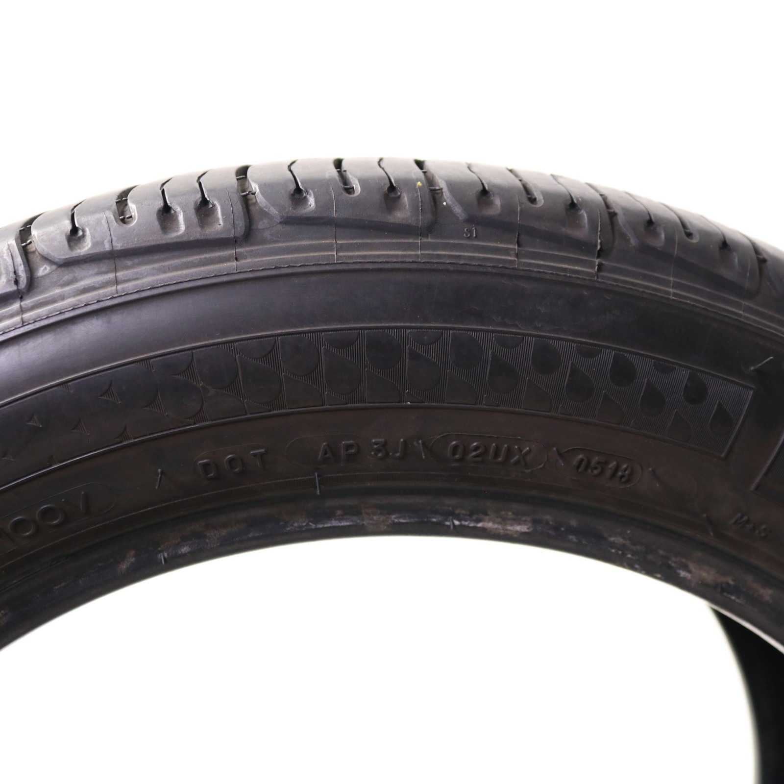 Set of 2 Used 235/55R18 Michelin Premier A/S – 100V – 6/32 No Repairs