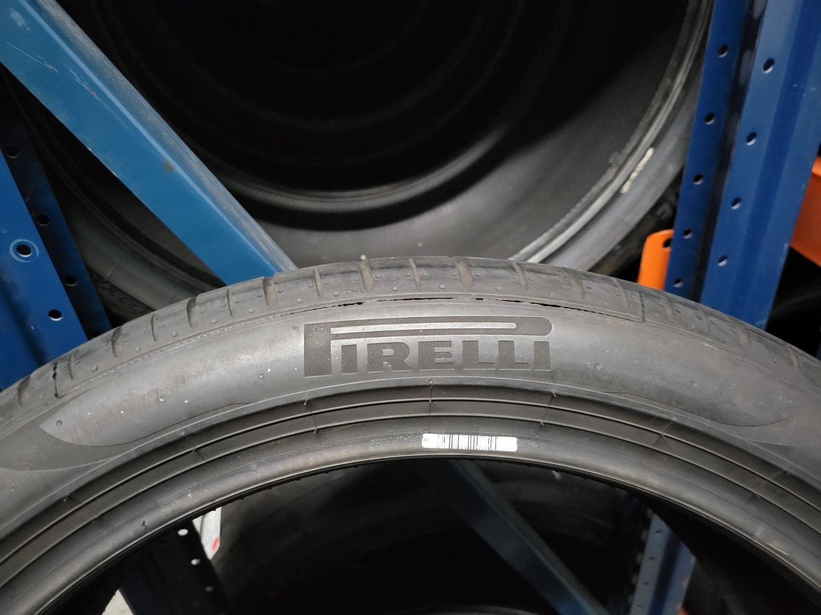 1 SUPER NICE 245/40/20 PIRELLI P ZERO PZ4 * MO 245/40R20 99Y NOT RUN FLAT 7/32