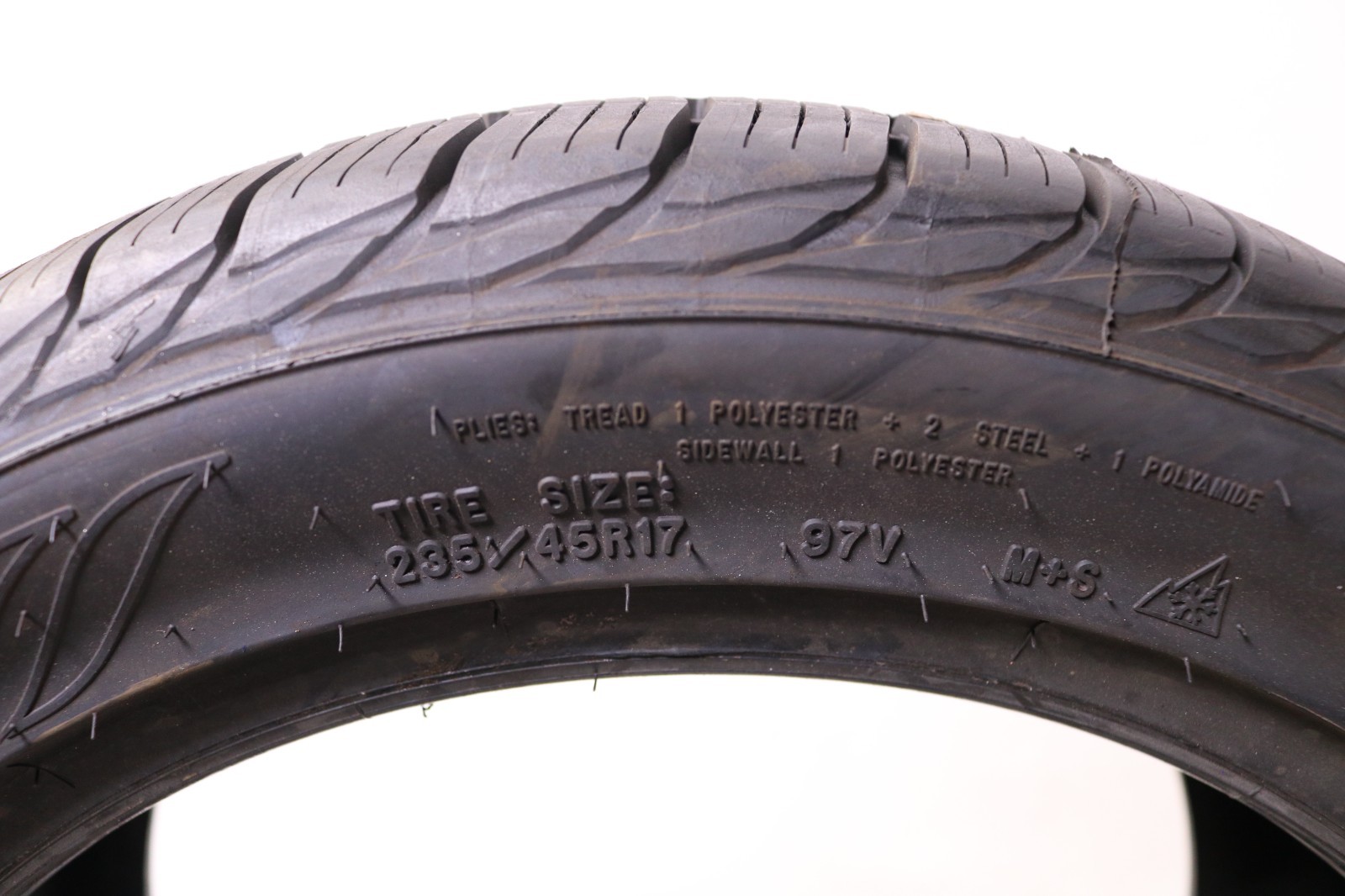 Set of 4 Take Off 235/45R17 Goodyear Assurance WeatherReady – 97V – 9.5-10/32