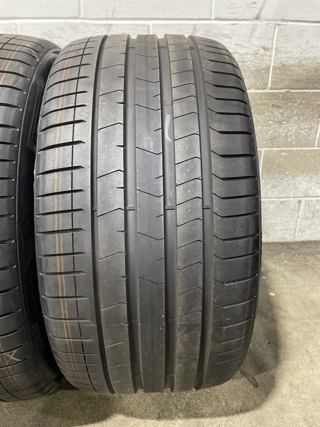 2x P315/35R21 Pirelli PZero PZ4 RSC run flat 8/32 111 Y Used Tires 3153521