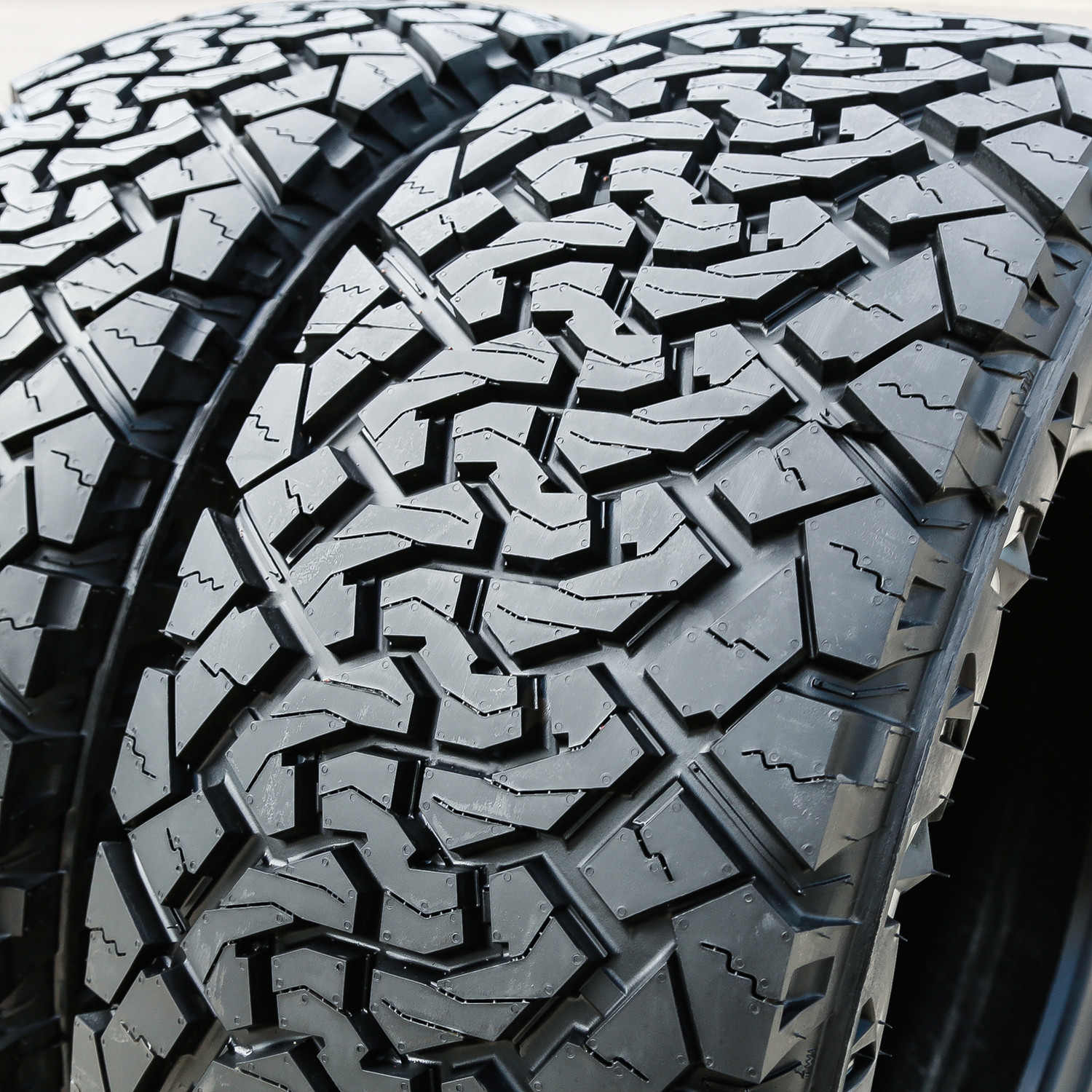 4 Venom Power Terra Hunter X/T LT 37X13.50R20 Load E 10 Ply Extreme Terrain Tire