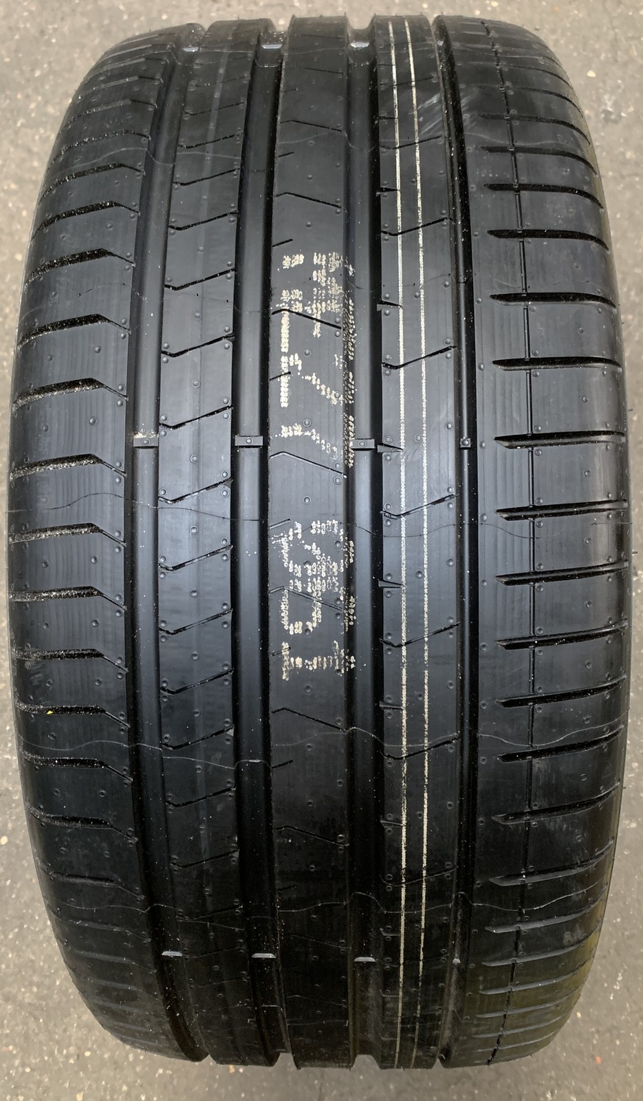 1 Summer Tire 275/30 R20 97Y Pirelli Pzero PZ4 * RSC MOE 231-20-8A
